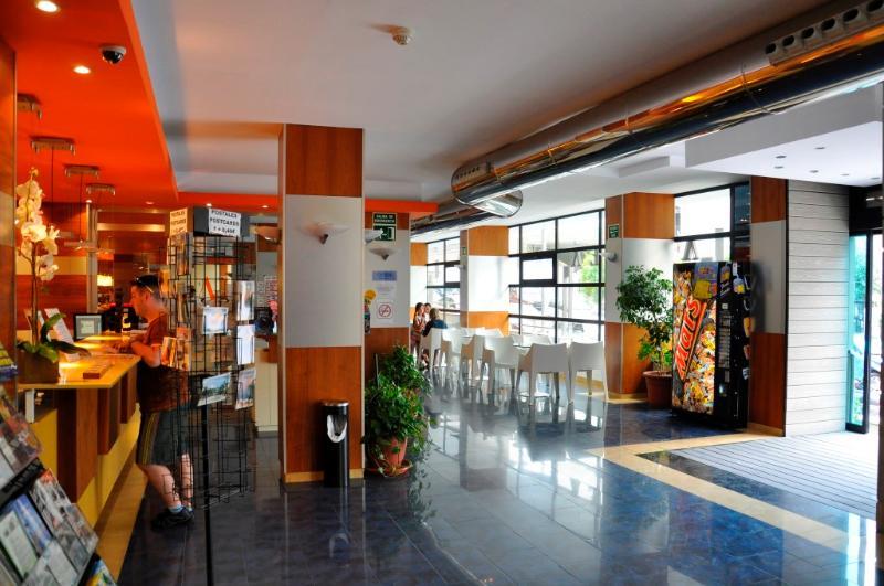 בנידורם Hotel Cuco מראה חיצוני תמונה